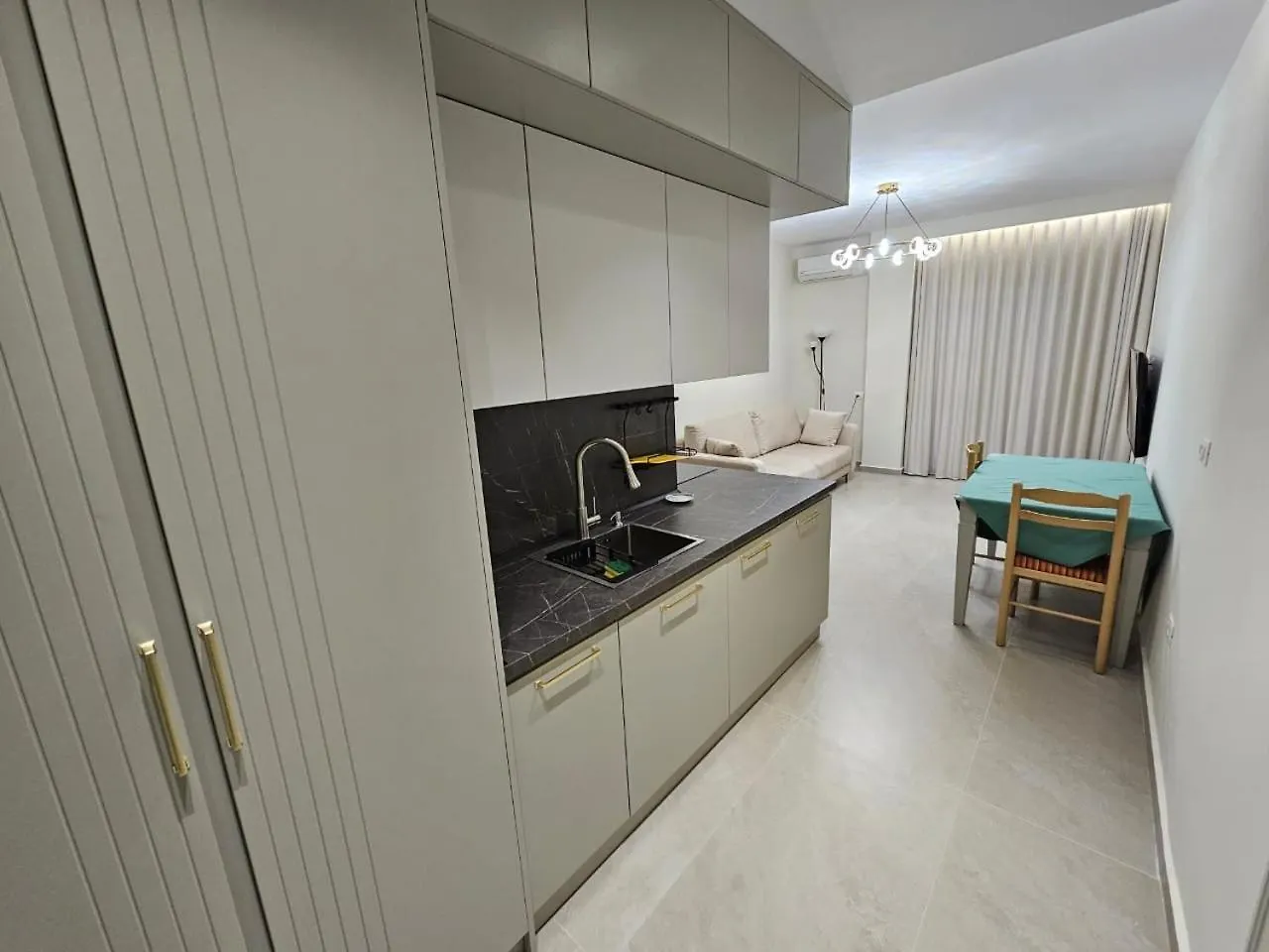 Quick Stop Apartment Tirana